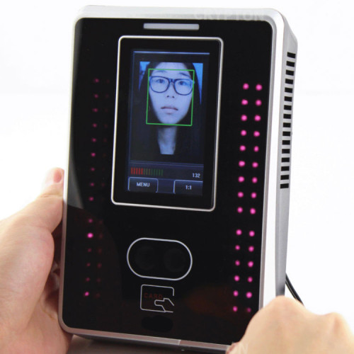 Registro acceso reconocimiento facial tarjetas RFID y clave